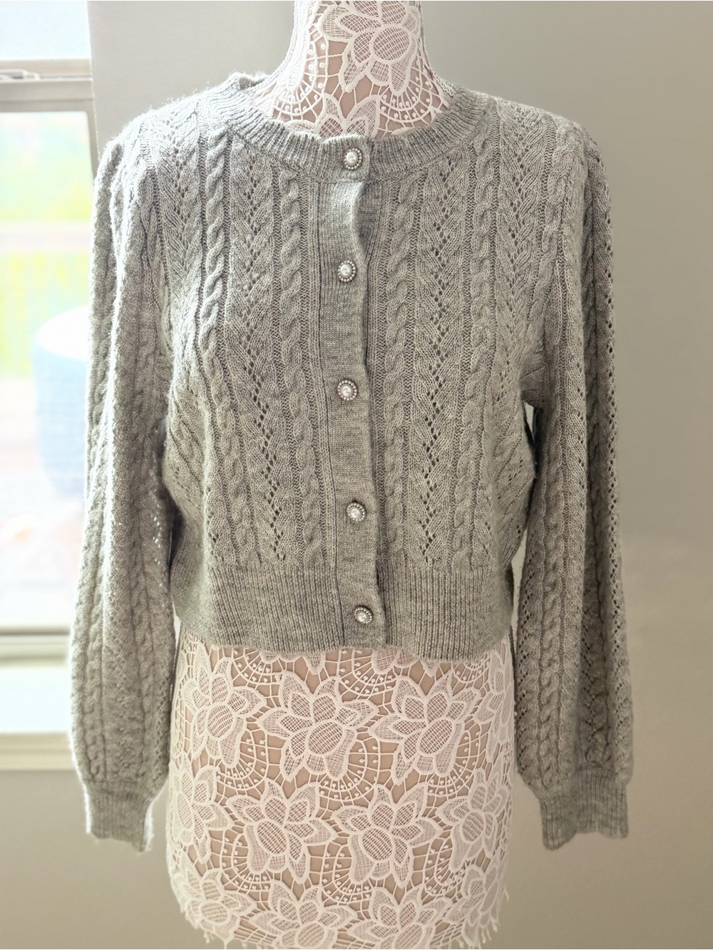 Chelsea & Violet Textured Cable Knit Pearl Button Cardigan – Gray – L